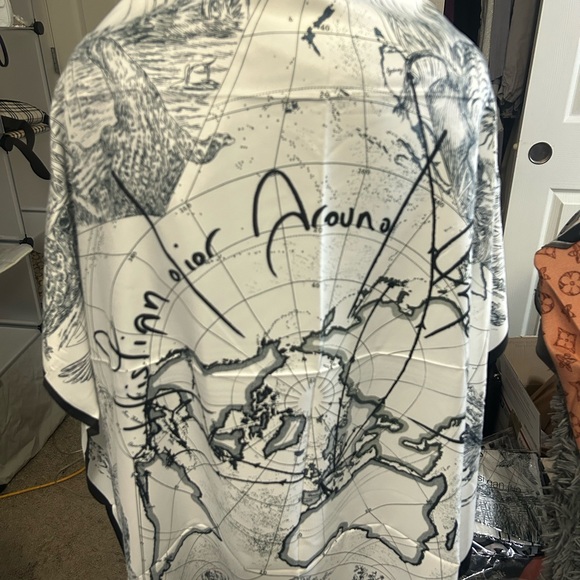 Map Scarf - Picture 5 of 5